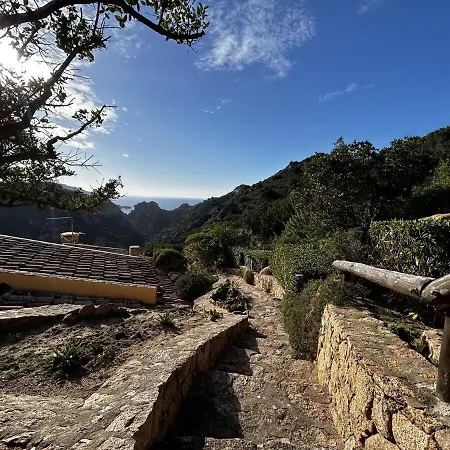 Ferienhaus Li Rocchi Riservata E Confortevole