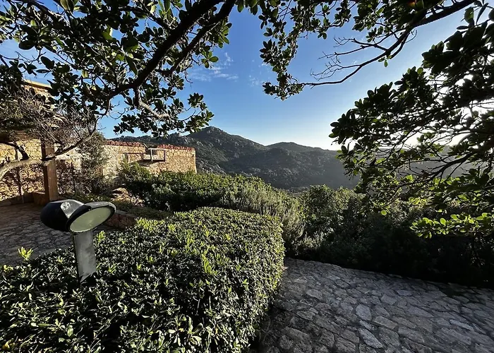 Li Rocchi Riservata E Confortevole * Costa Paradiso