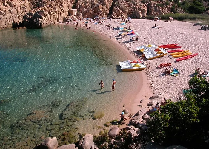 Li Rocchi Riservata E Confortevole Ferienhaus Costa Paradiso