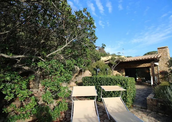 Li Rocchi Riservata E Confortevole Costa Paradiso