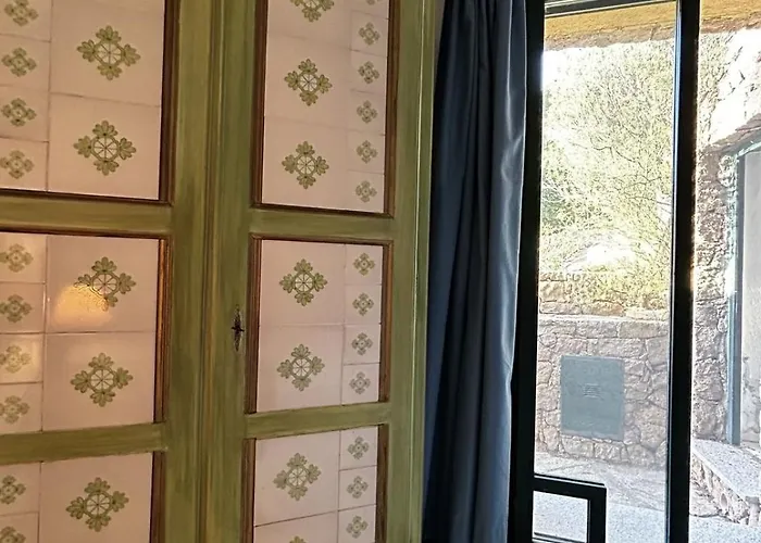 Li Rocchi Riservata E Confortevole Costa Paradiso