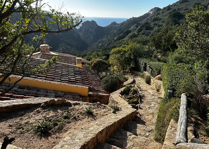 Li Rocchi Riservata E Confortevole Ferienhaus Costa Paradiso