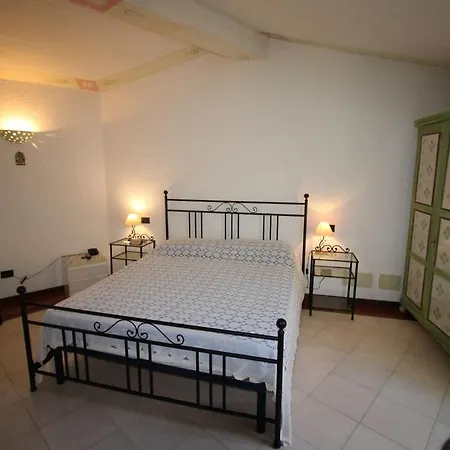 Li Rocchi Riservata E Confortevole Casa vacanze *