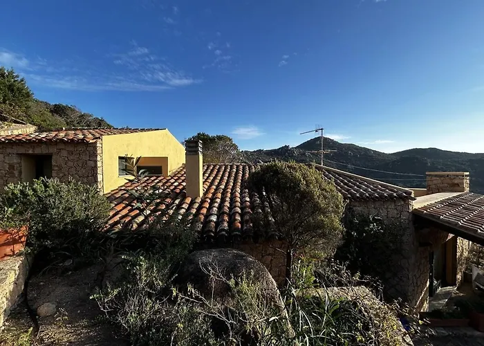 Nyaraló Li Rocchi Riservata E Confortevole Costa Paradiso